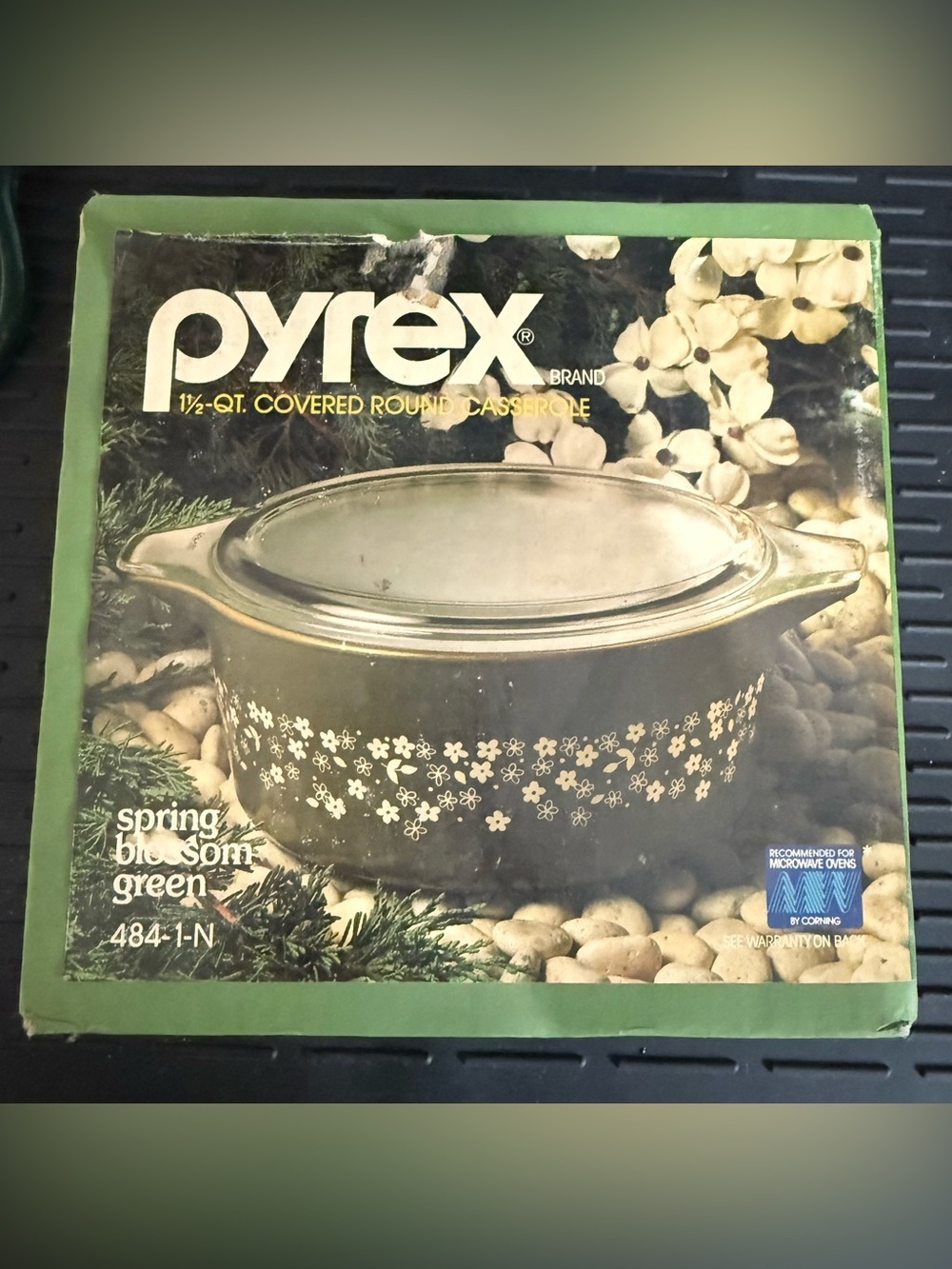 Vintage Pyrex NIB Spring Blossom Green Casserole Dish 1.5 QT
484-1-N